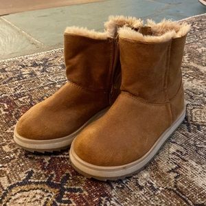 Zara kids tan faux suede boots. Size 24 Eur / size 8 US toddler